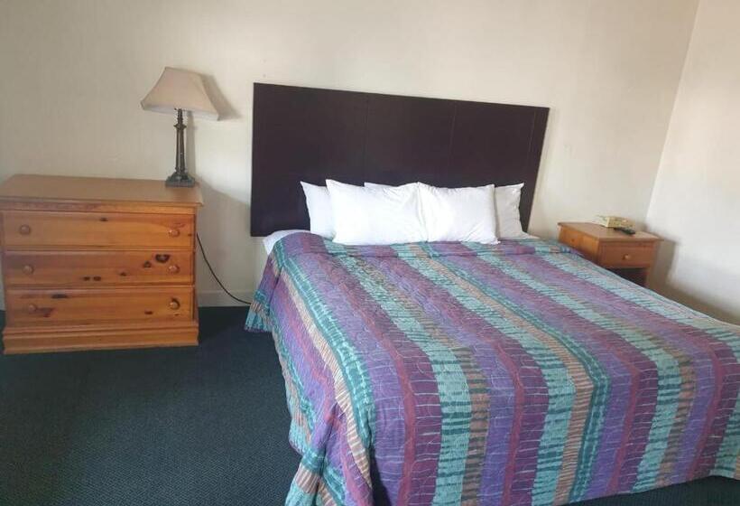 Мотель Town & Country Inn