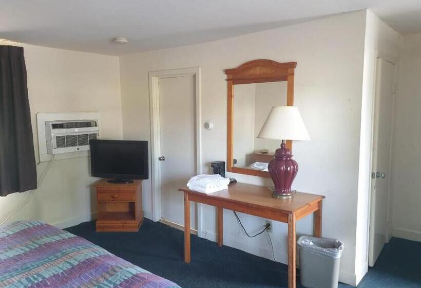 Мотель Town & Country Inn