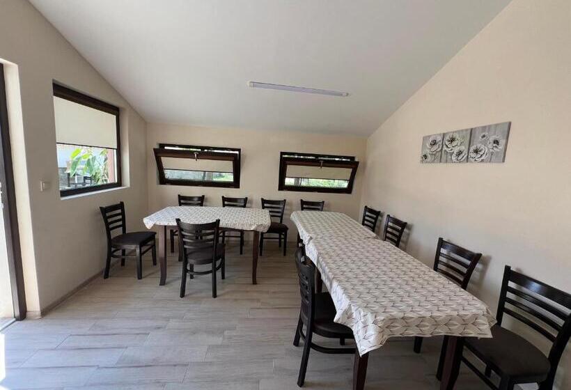 Pension (Hôtel basse catégorie) къща за гости бадови