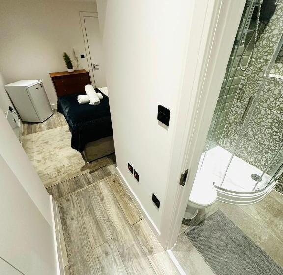 ペンション Brand New En Suite, Super Location