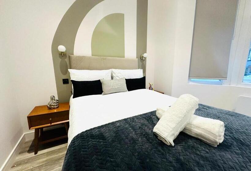 ペンション Brand New En Suite, Super Location