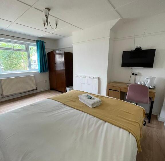 ペンション Hornfair House