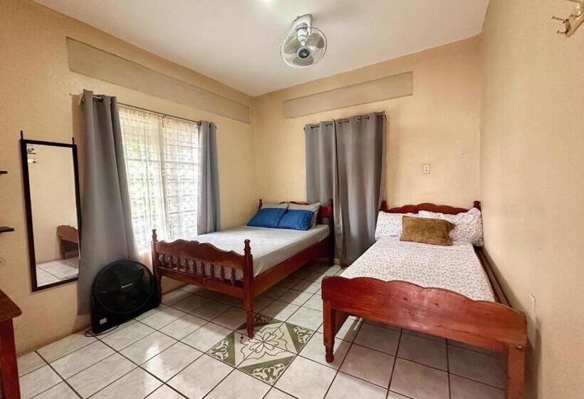 펜션 Happy Place Ometepe