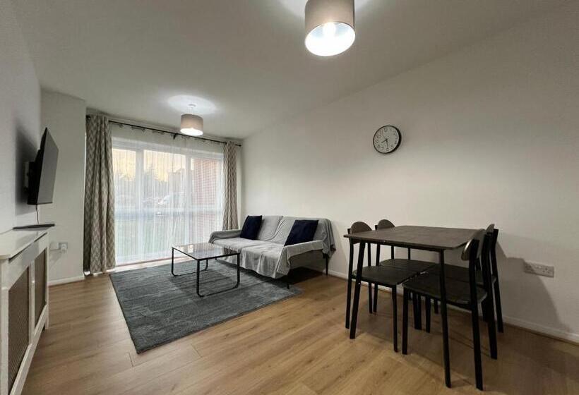 펜션 Kilnview Guesthouse Hanley & Staffordshire University