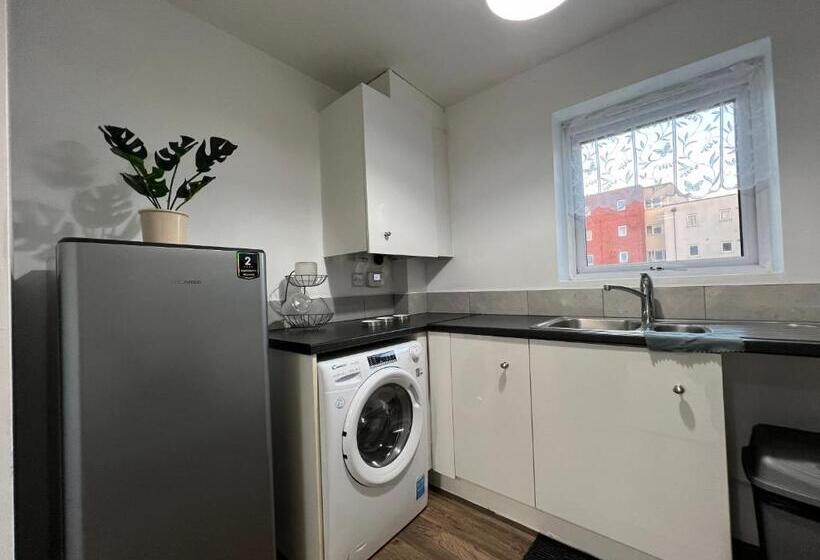 펜션 Kilnview Guesthouse Hanley & Staffordshire University