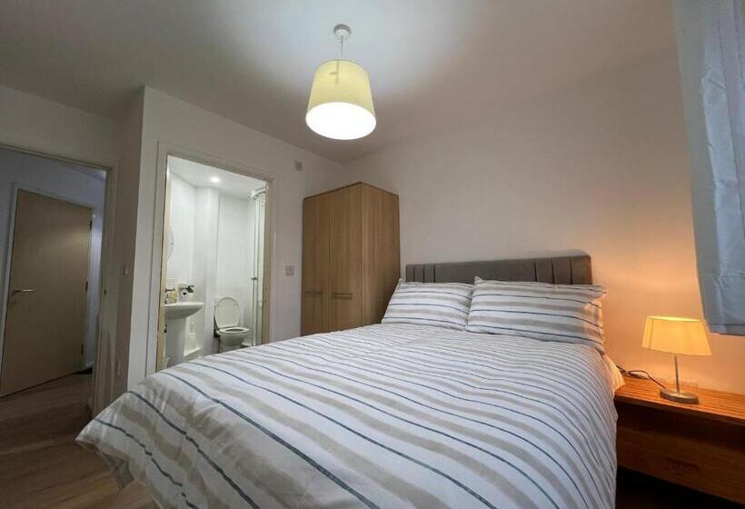 펜션 Kilnview Guesthouse Hanley & Staffordshire University