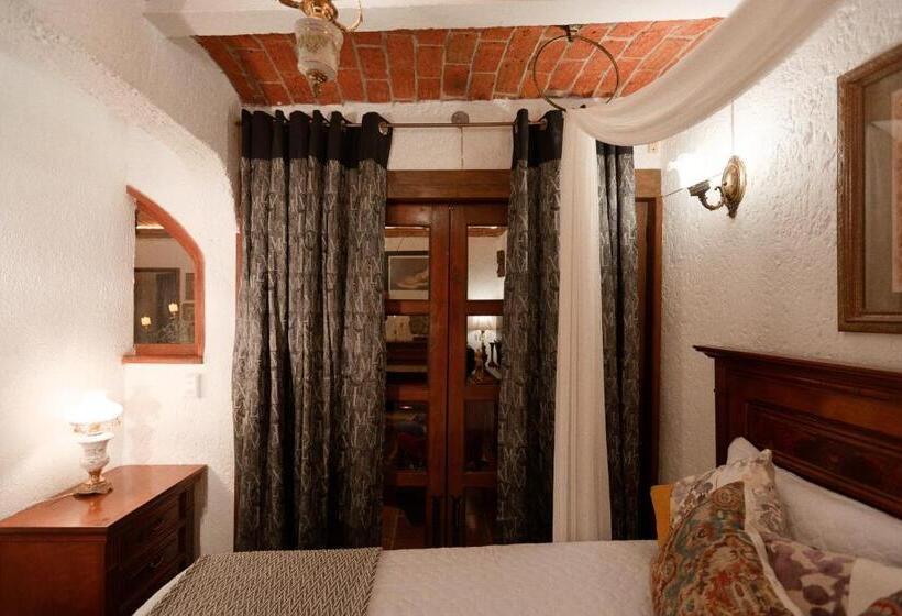 بنسيون La Casa De Las Poesías