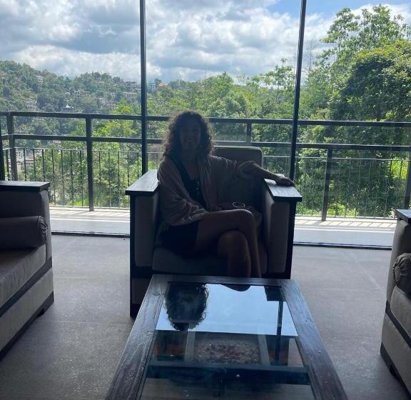 膳宿费 Lush Breeze