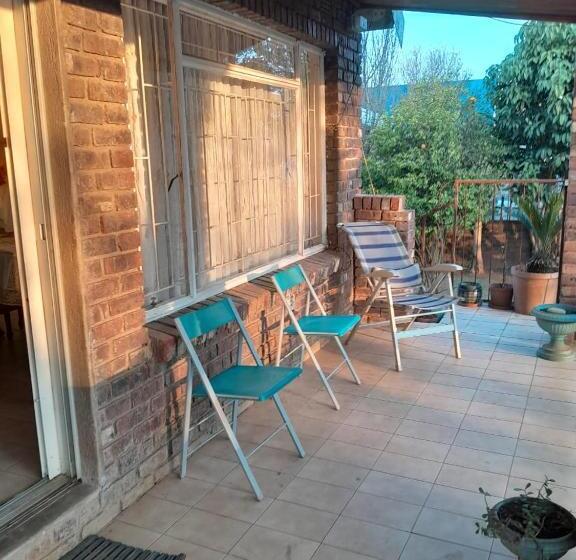 פנסיון Mantombi S Guest House