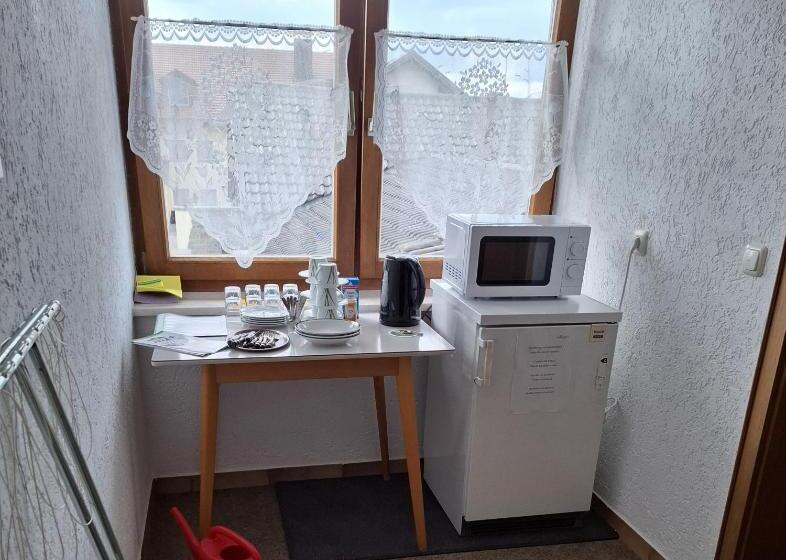 ペンション Monteurzimmer Lichtenauer Hof