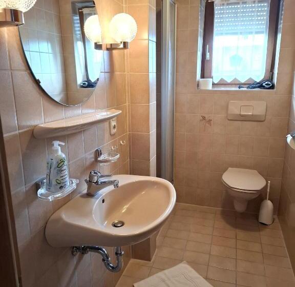 ペンション Monteurzimmer Lichtenauer Hof