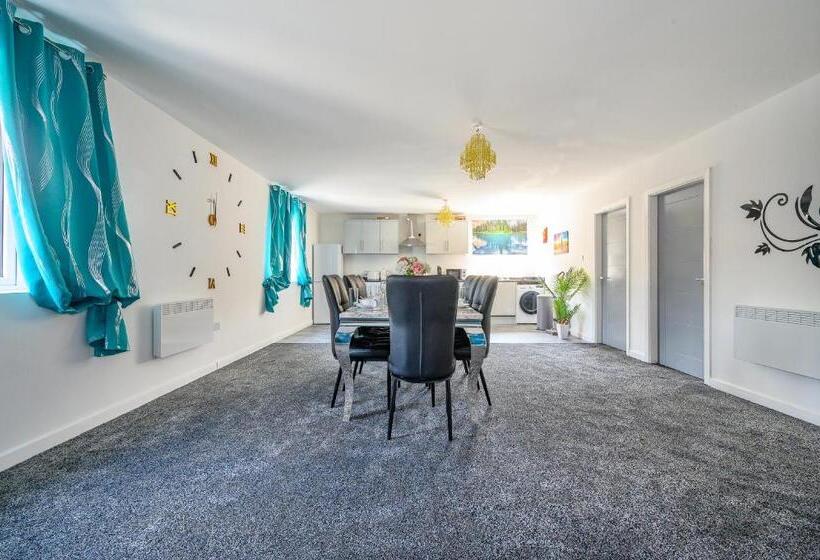 פנסיון Ra 2f 421  For Your Relaxed,cosy Stay,parking