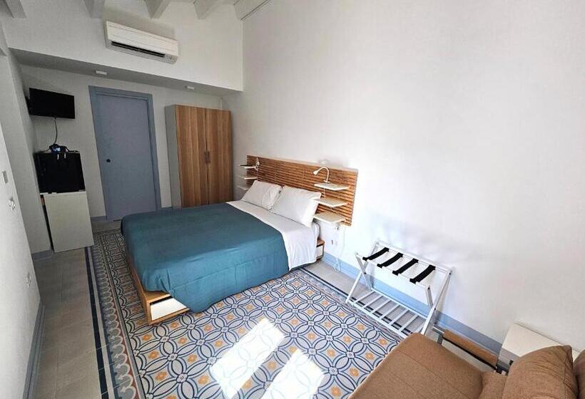 بنسيون Rosa Dei Venti Guest House