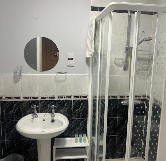 بنسيون Town Clock Guesthouse