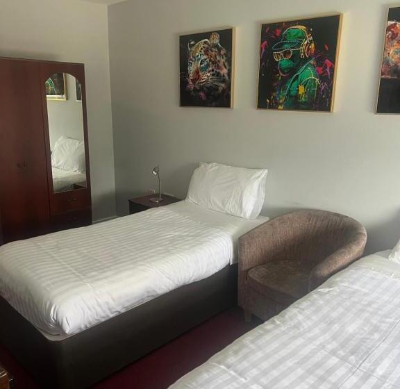 بنسيون Town Clock Guesthouse