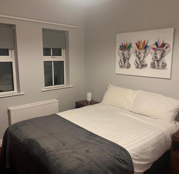 بنسيون Town Clock Guesthouse