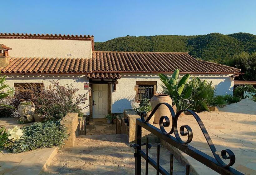 Пансион Villa Marlena, Calonge, 1 Amazing Private Studio Appartement With Private Pool In Quiet Area, Adults