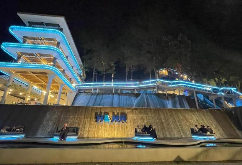 リゾートホテル Heha Waterfall Suites & Camping Ground