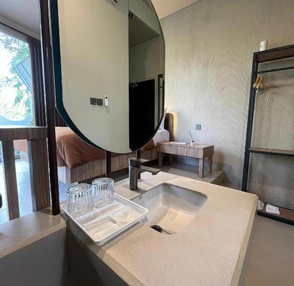 リゾートホテル Heha Waterfall Suites & Camping Ground