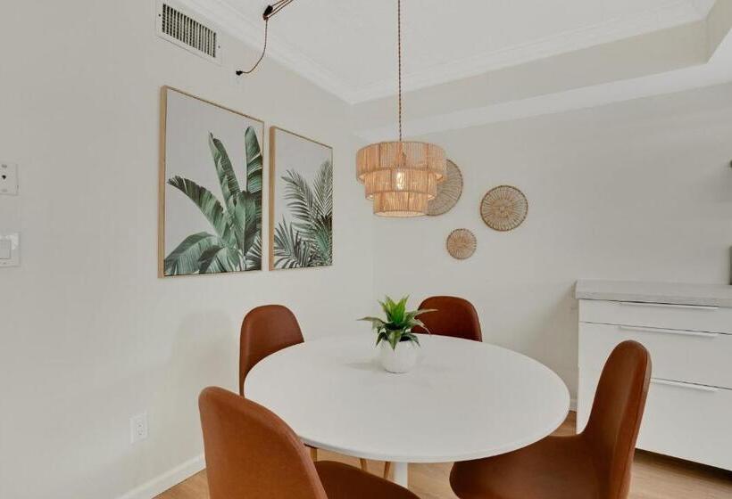 منتجع Sugar Sand Sanctuary   Beach Condominium