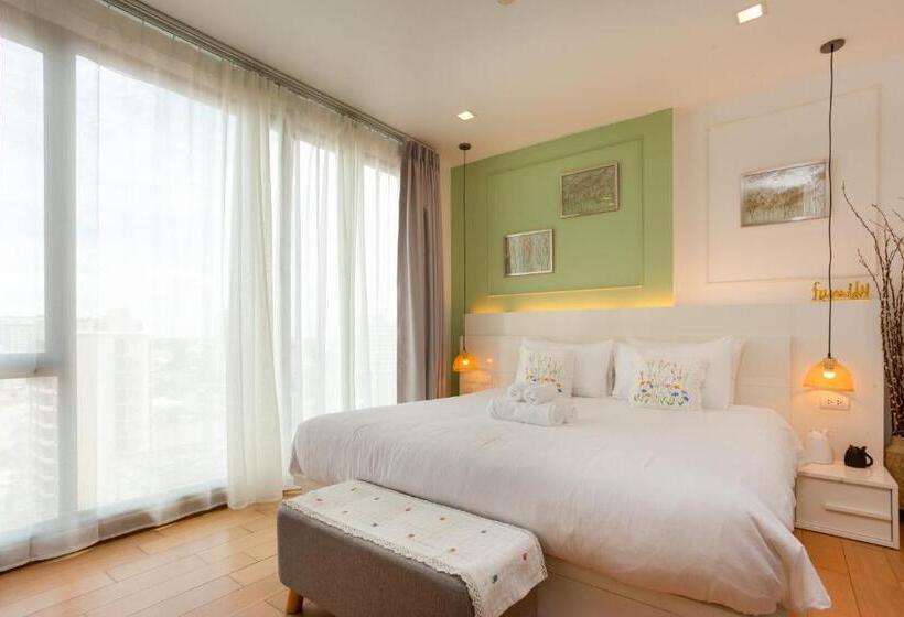 Cozy Room Near Night Bazaar