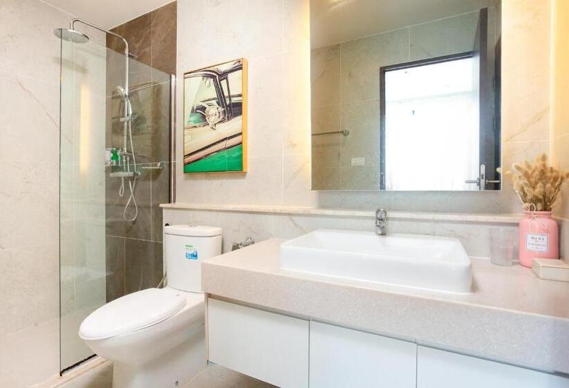 Cozy Room Near Night Bazaar