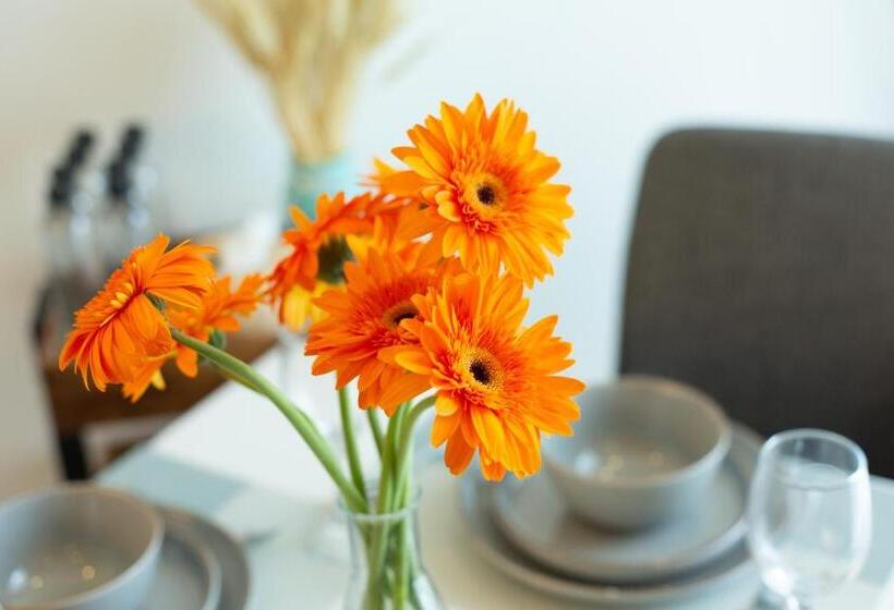 Cozy Room Near Night Bazaar