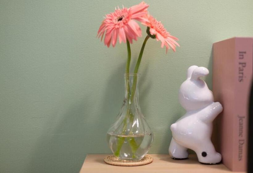 Cozy Room Near Night Bazaar