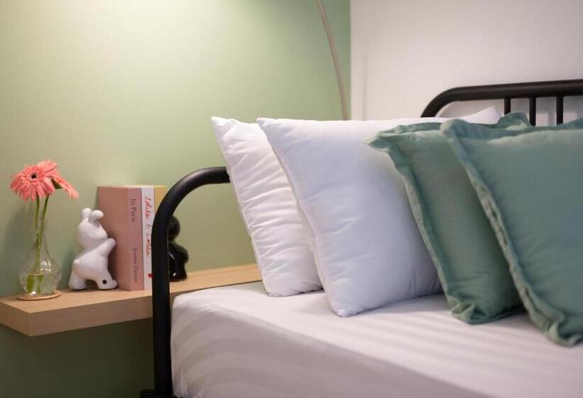 Cozy Room Near Night Bazaar