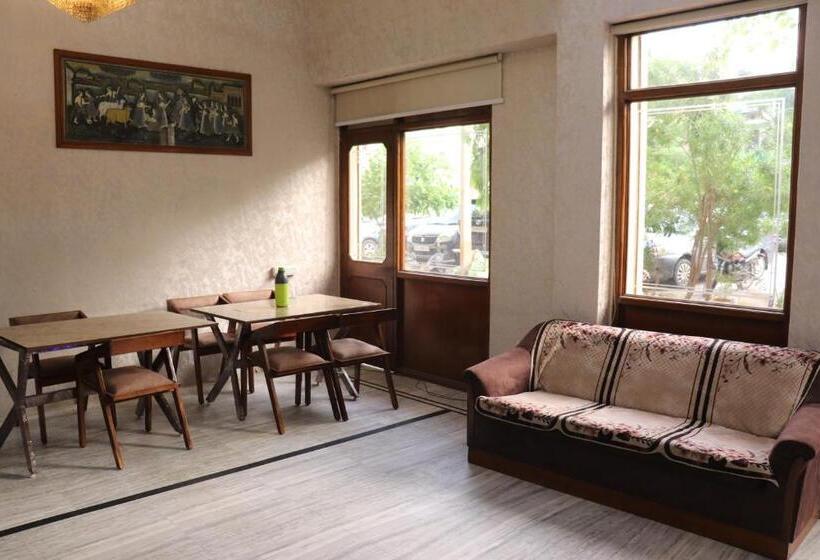 The Xpress A Jhm Hotels