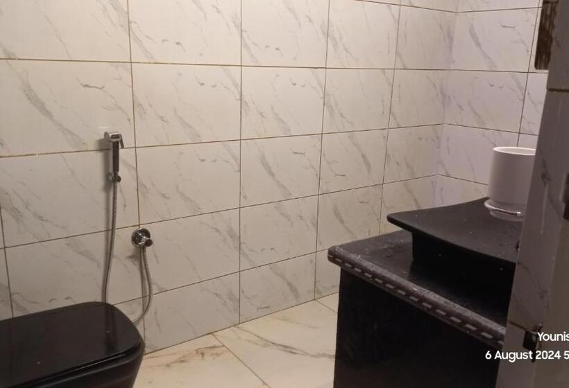 Xenious White House Eco Resort