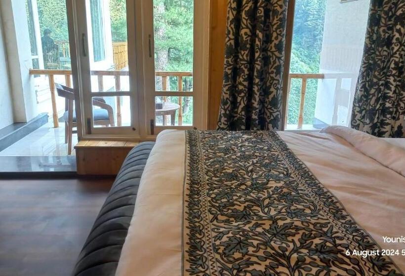 Xenious White House Eco Resort