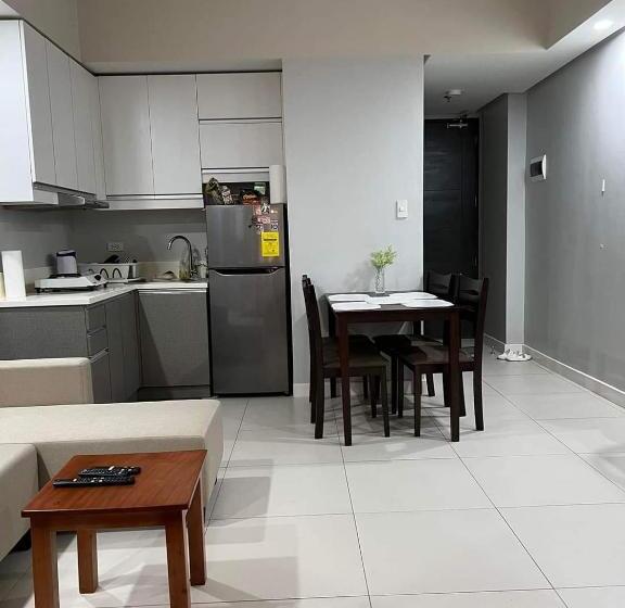 צימר Studio Type Condo Unit At Baseline Prestige