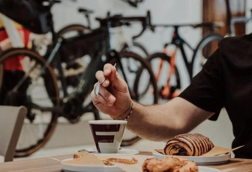 住宿加早餐  Bassano Club House