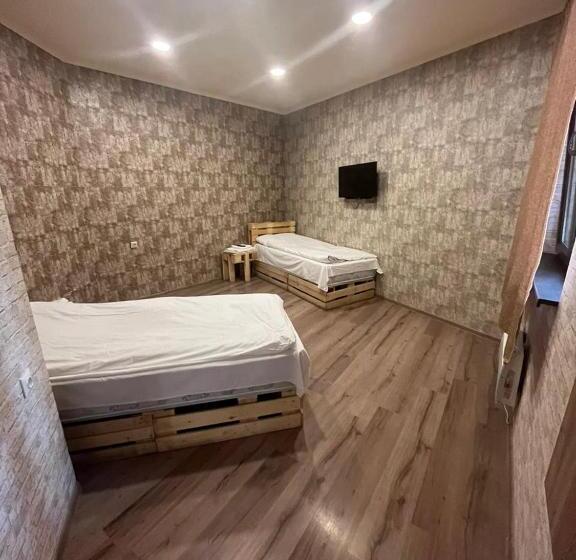 Bed and Breakfast Belveder Eco Resort