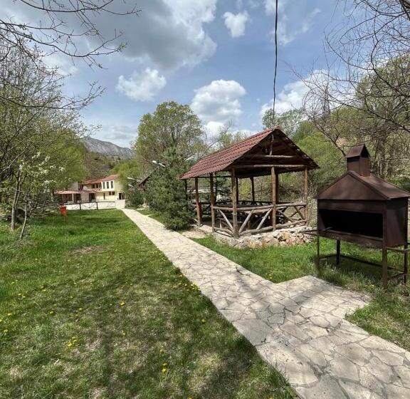 Bed and Breakfast Belveder Eco Resort