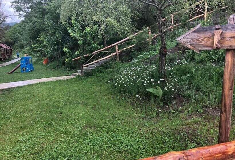 Bed and Breakfast Belveder Eco Resort