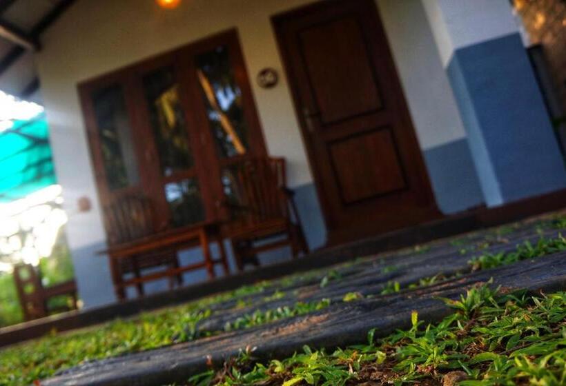 مبيت وإفطار Danu Resort