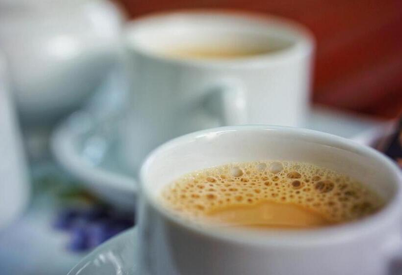 مبيت وإفطار Danu Resort