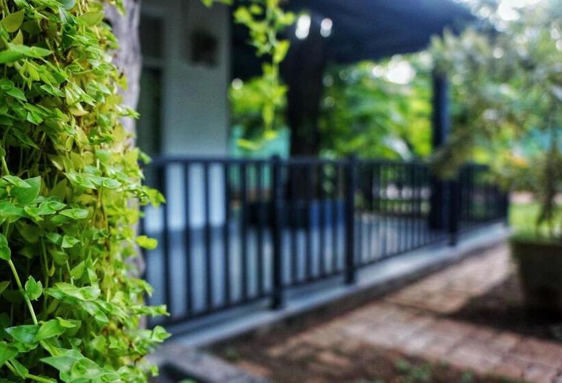 مبيت وإفطار Danu Resort