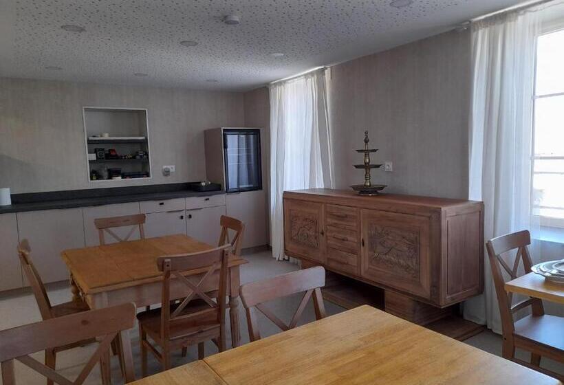 민박 Les Pierres Roses