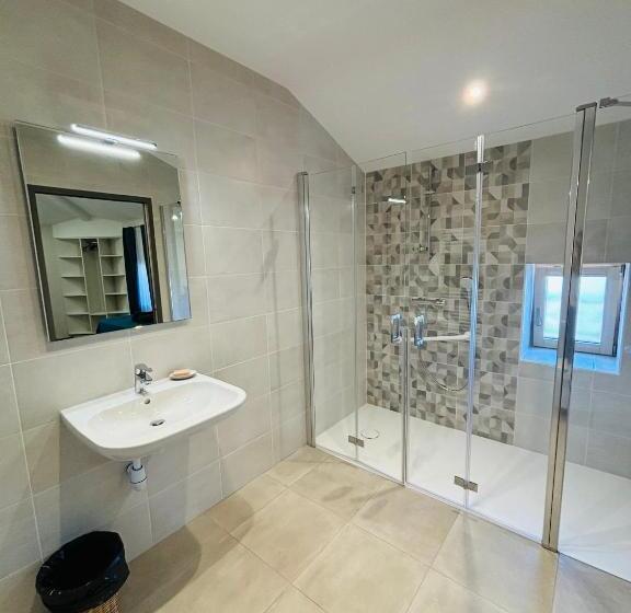 민박 Les Pierres Roses