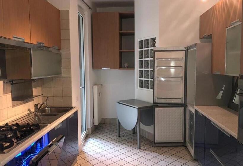 تختخواب و صبحانه Only Woman,we Only Accept Female Guests