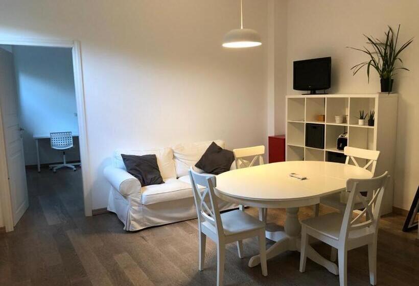 تختخواب و صبحانه Only Woman,we Only Accept Female Guests