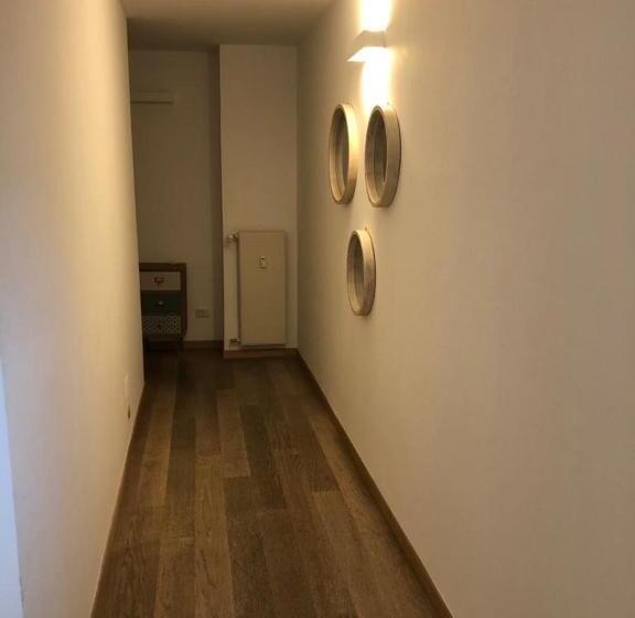 تختخواب و صبحانه Only Woman,we Only Accept Female Guests