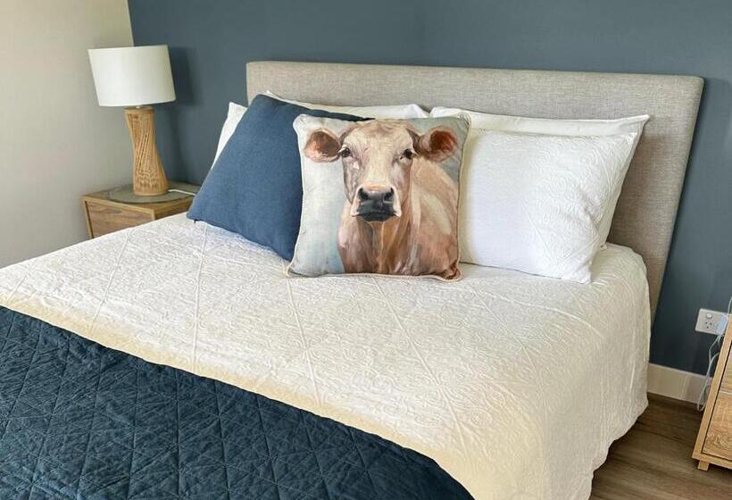 בית מלון כפרי Badger S View Farmstay Blue Tongue Cabin