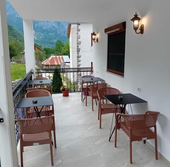 Отель & Bar Restorant Dragobia