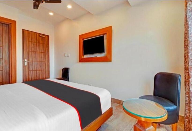 בית מלון כפרי Clock View Square