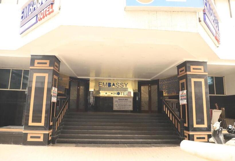 בית מלון כפרי The Byke Embassy   Surat