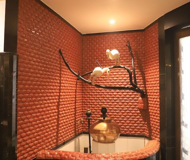 בית מלון כפרי The Byke Embassy   Surat